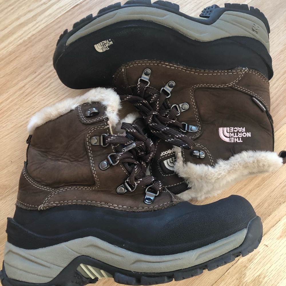 North face waterproof winter boots size 7.5